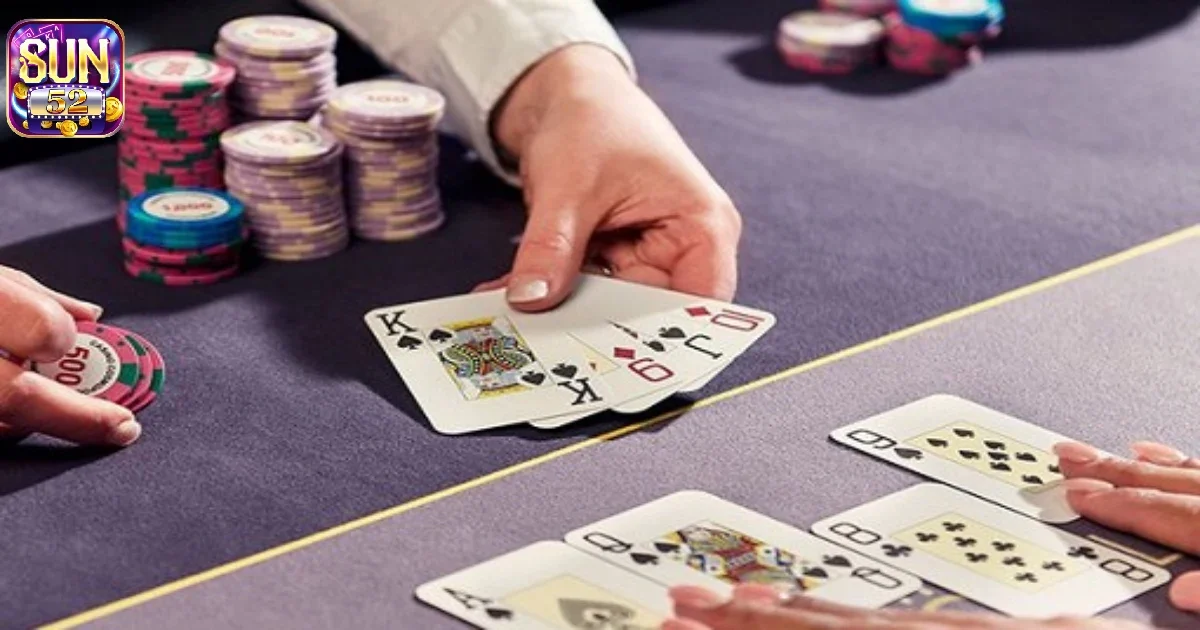 Cách chia bài poker cơ bản